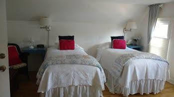 Couette-café The At 4*